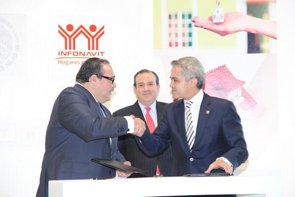 GDF e Infonavit firman convenio de vivienda - Grupo Milenio