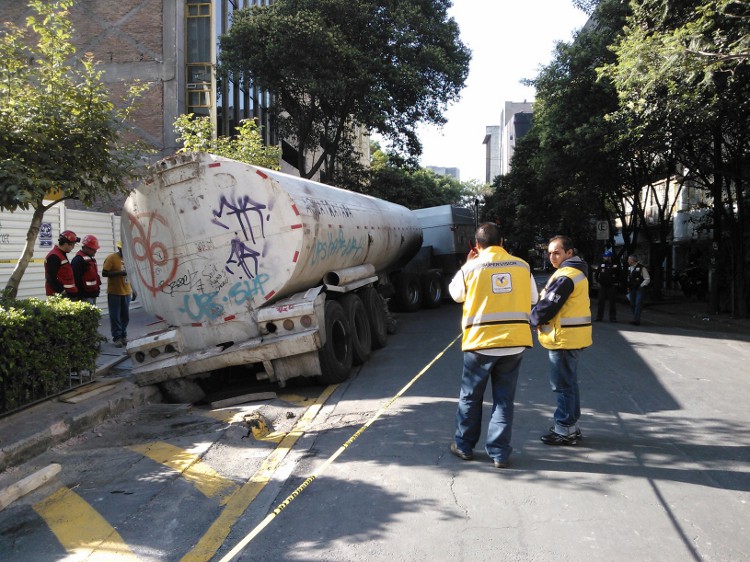 La pipa se hundió aproximadamente 30 centímetros