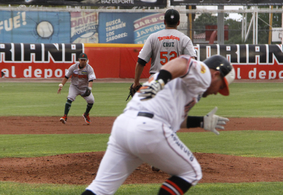 Aunque el pitcher tuvo una buena noche el bateo no fue para los Vaqueros.