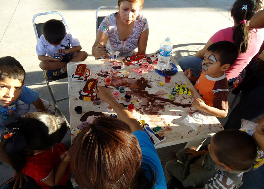 La pintura es una de las actividades que fomentan en niños.