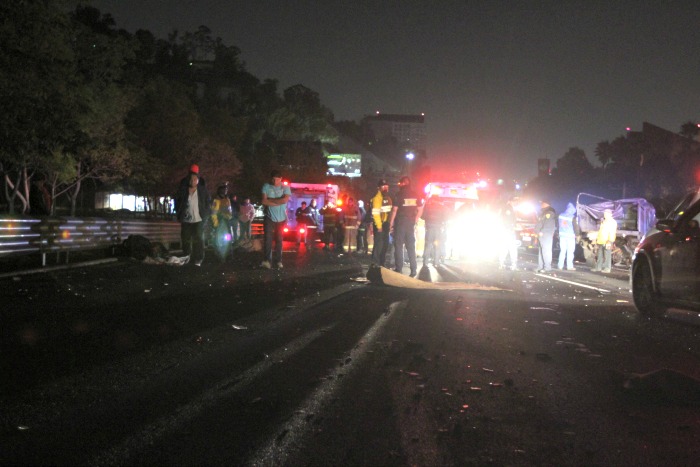 El accidente ocurrió en el kilómetro 14 de la autopista México-Toluca, frente al centro comercial Santa Fe.