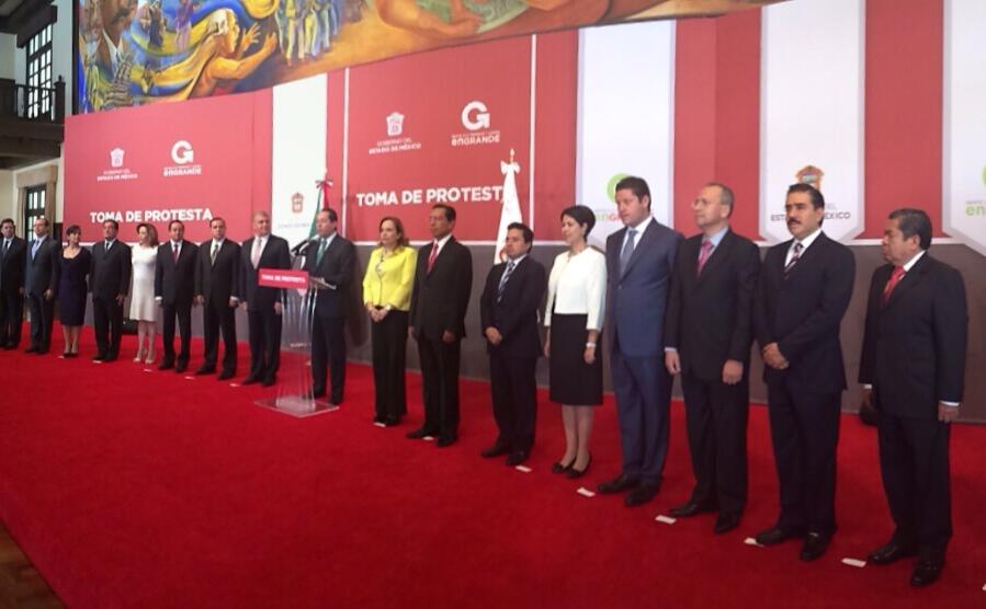 Toma de protesta de los nuevos funcionarios en Edomex