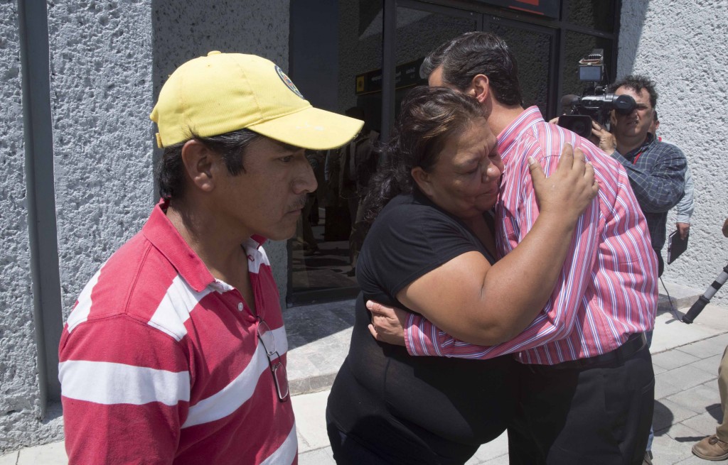 "Ofrezco darle seguimiento puntual al asunto", dijo Peña a los padres de Héctor Alejandro.
