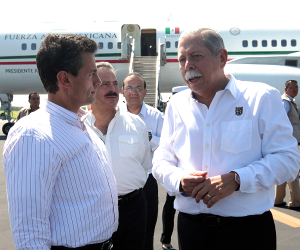 El presidente Enrique Peña Nieto y el gobernador de Tamaulipas, Egidio Torre Cantú,