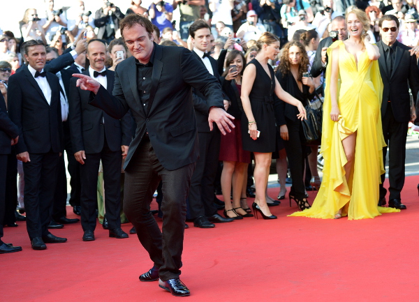 Los protagonistas de "Pulp Fiction", Quentin Tarantino y Uma Thurman, protagonizaron hoy la alfombra roja de Cannes, 20 años después de que la cinta l