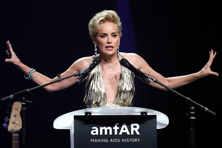 Sharon Stone fue la encargada de conducir el evento. 