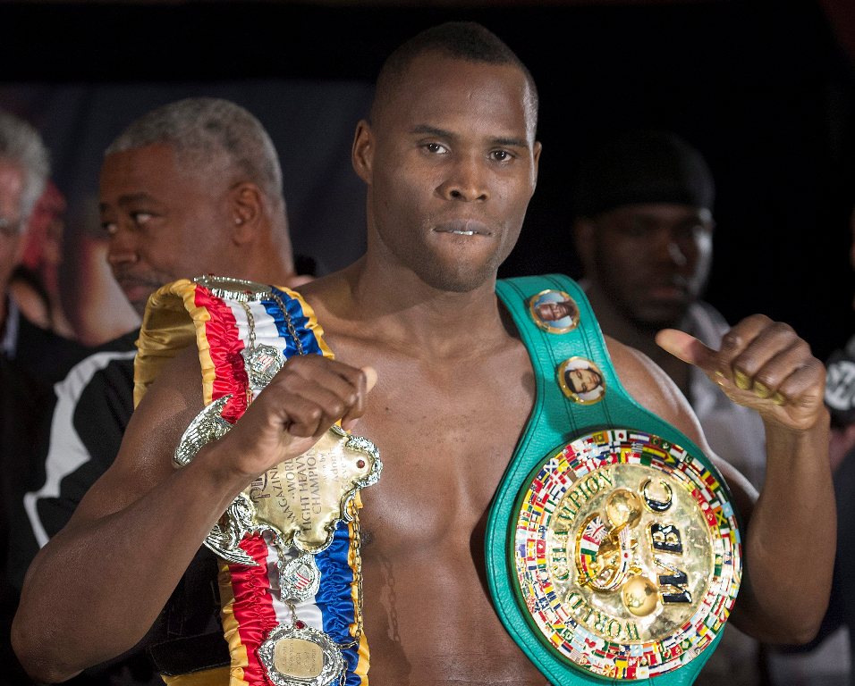 Adonis Stevenson venció a Fonfara 