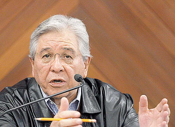 Reprochan que todavía se vendan cigarros a los infantes.
