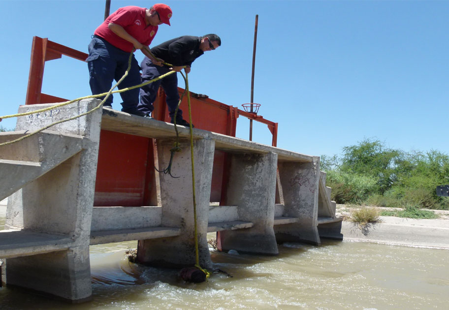Cadáver en el canal de Sacramento