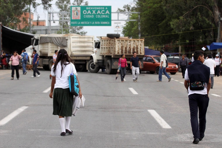 Profesores de la sección 22 de la CNTE iniciaron una serie de bloqueos carreteros en diversos puntos del estado, principalmente en las carreteras fede