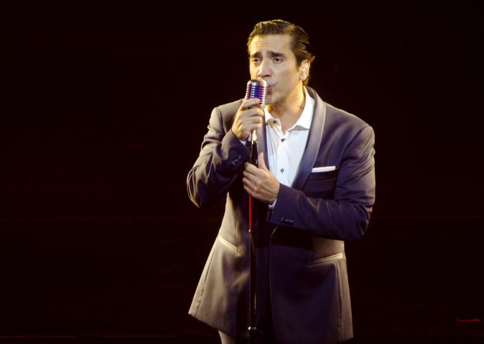 El cantante preparaba su concierto a unos pasos de la sede del festival.