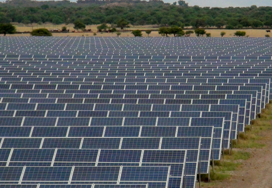 La planta cuenta con 70 paneles solares.