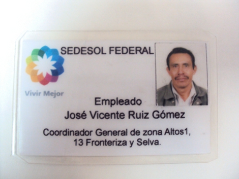 Manuel Álvarez Martínez y/o José Vicente Gómez Ruiz ofrecía diversos apoyo de la dependencia a cambio de dinero.   