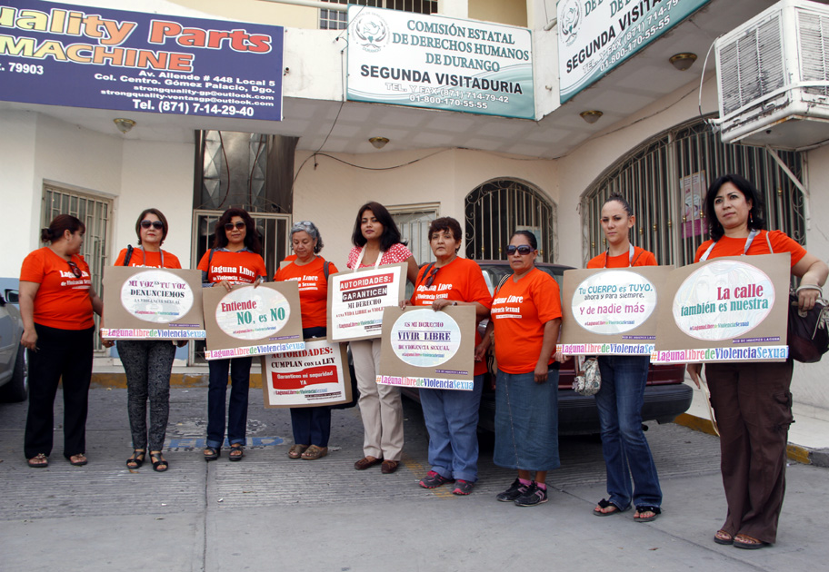 Red de Mujeres de La Laguna, acudieron a la Comisión de Derechos Humanos en Gómez Palacio.