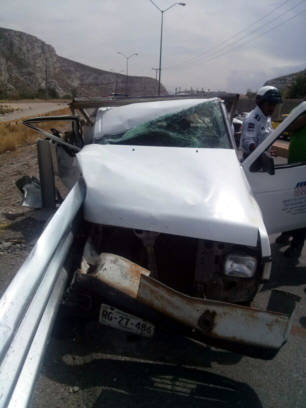 El joven quedó "ensartado".
