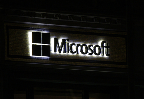 Microsoft planea incursionar en el mercado de la indumentaria tecnológica y de los objetos para llevar con un reloj inteligente.