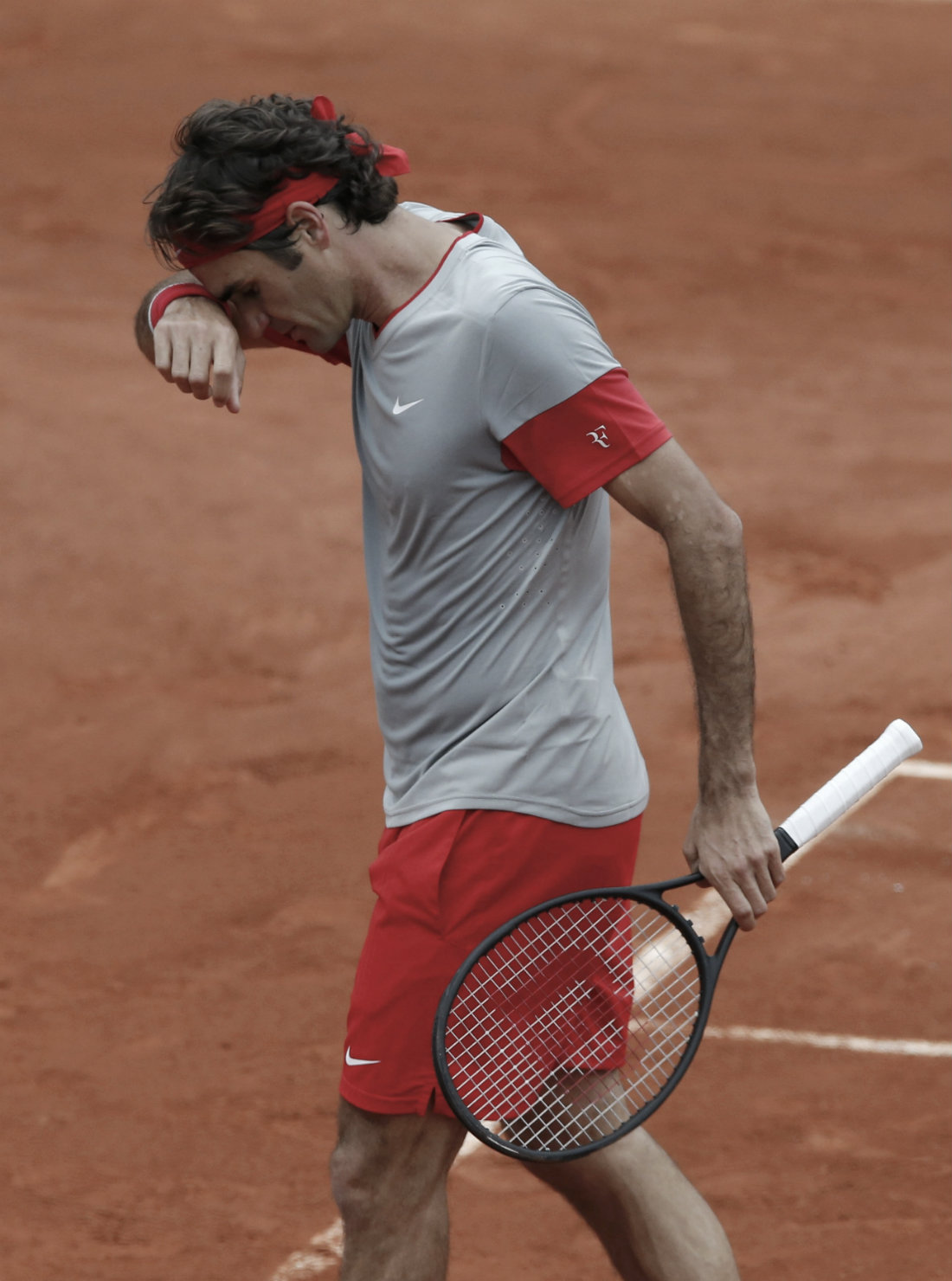 Federer cae en Roland Garros 