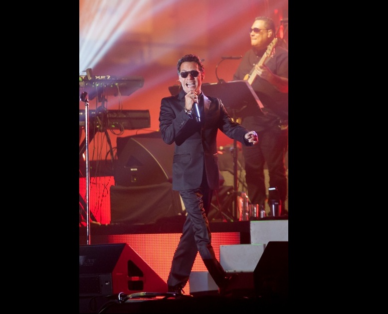 Con los temas "Tu amor me hace bien" y "Vivir mi vida" el cantante se despidió. 