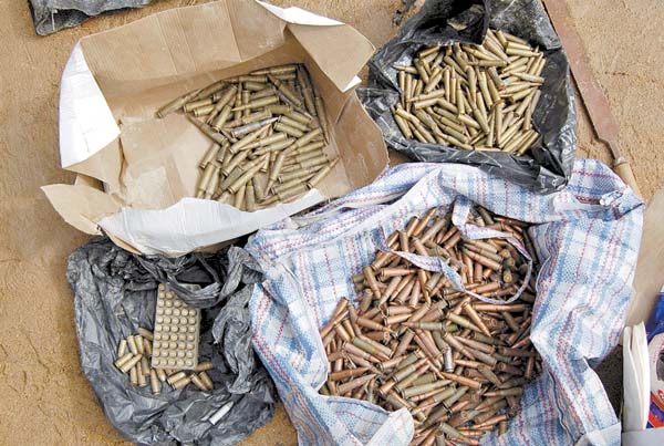 El ejército camerunés confiscó un gran arsenal al grupo armado durante un operativo en la frontera.