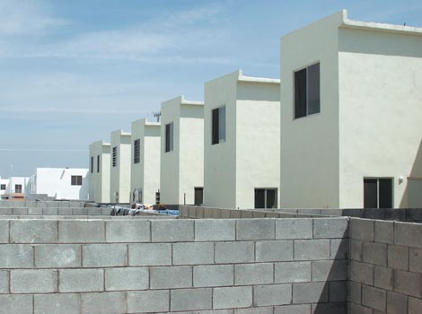 La menor demanda de vivienda nueva incidió negativamente en el dinamismo del empleo del sector de la edificación residencial, el cual cayó -8.0 por ci
