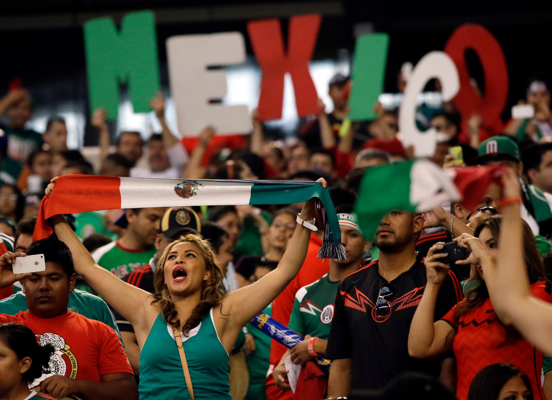 Los fanáticos mexicanos arribaron al AT&T Stadium de Dallas para el México vs. Ecuador 