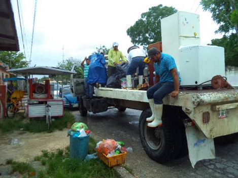 Al menos unas 450 familias fueron trasladadas a albergues porque sus viviendas se inundaron por las fuertes lluvias.