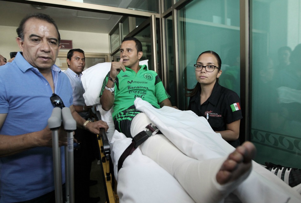 Luis Montes sale del hospital