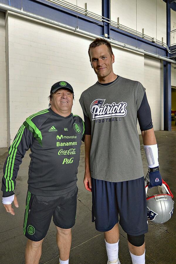 Miguel Herrera y Tom Brady 