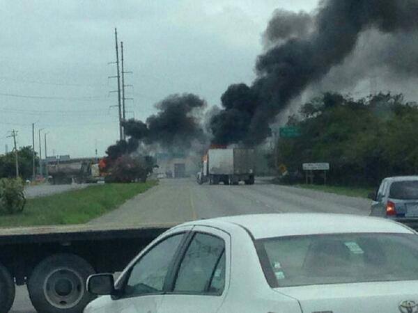 Se incendia pipa en carretera Tampico-Victoria