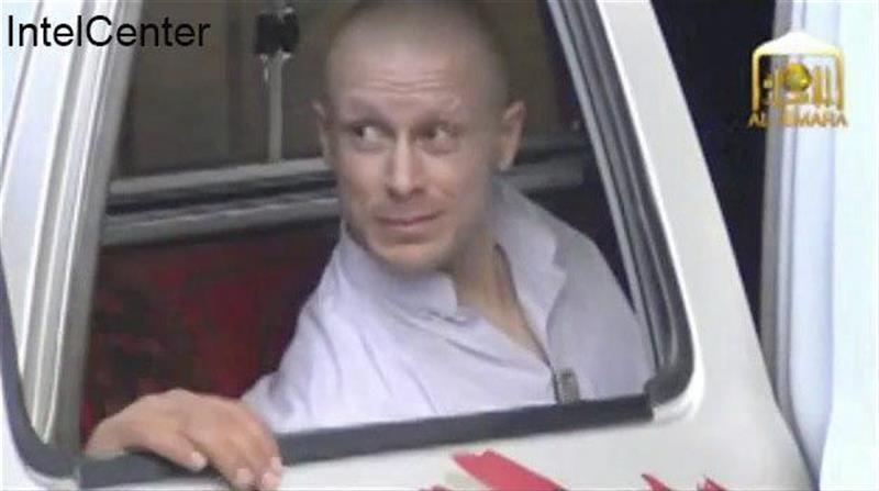 El soldado estadunidense Bowe Bergdahl, durante su liberación en un lugar no localizado en Afganistán