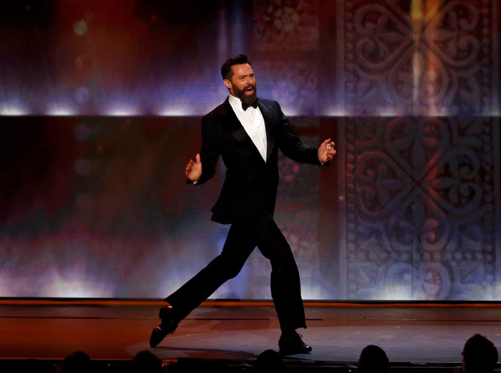 El actor hizo un recuento musical de las obras que estuvieron nominadas esta noche. 