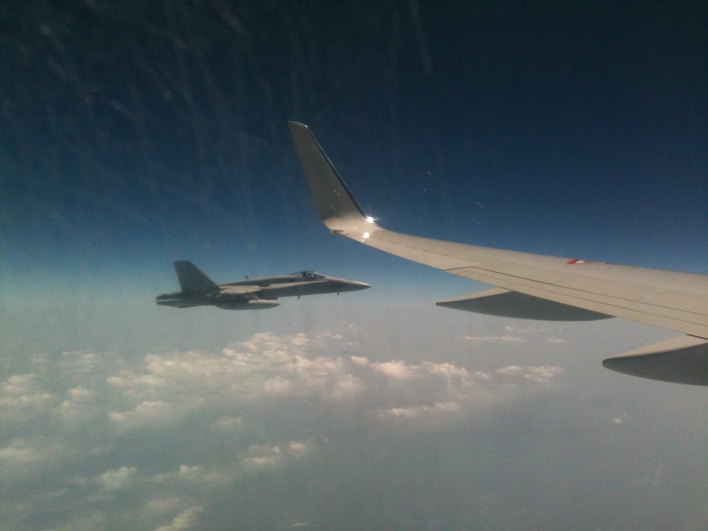El avión del Presidente fue resguardado por un avión miliar español.