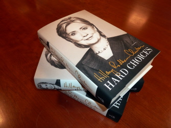 "Hard Choices" (Duras Decisiones), el libro de memorias de Hillary Clinton, a la venta desde mañana en EU