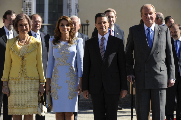 El rey Juan Carlos y la reina Sofía recibieron en hoy al presidente Enrique Peña Nieto y a su esposa, Angélica Rivera.