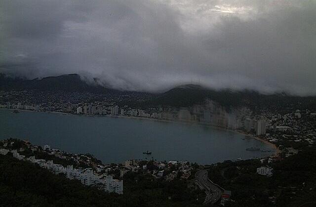 Vista del puerto de Acapulco, afectado por el más reciente ciclón tropical.