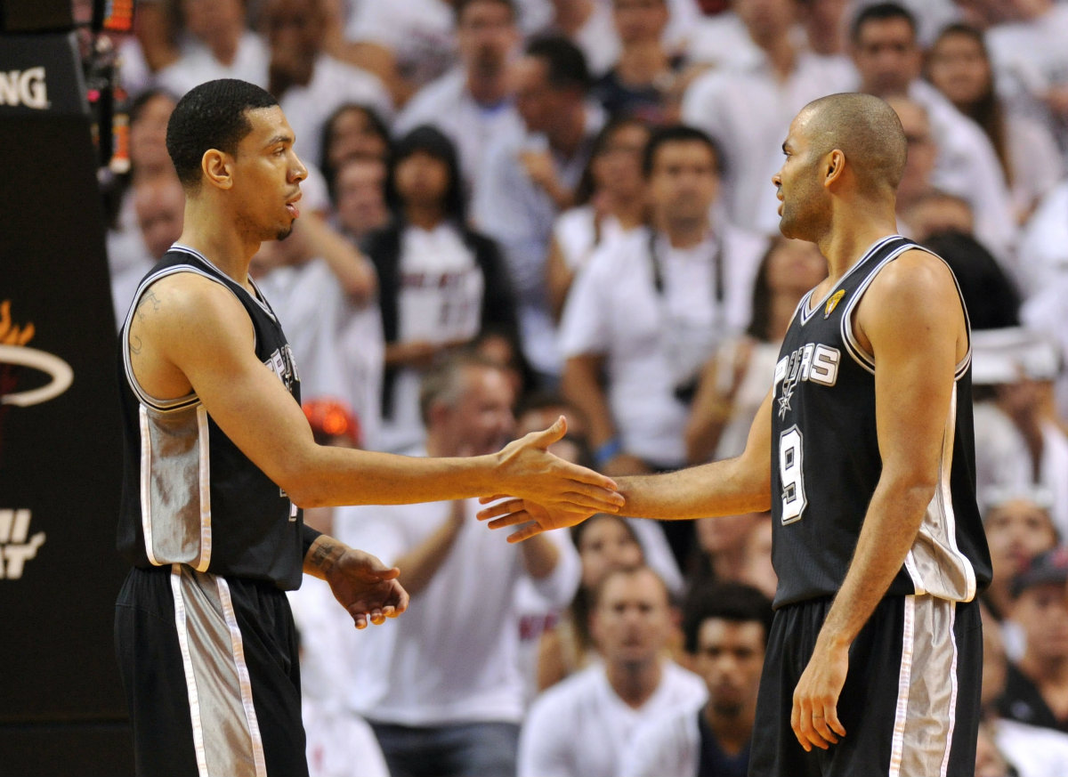  Danny Green celebra con Tony Parker