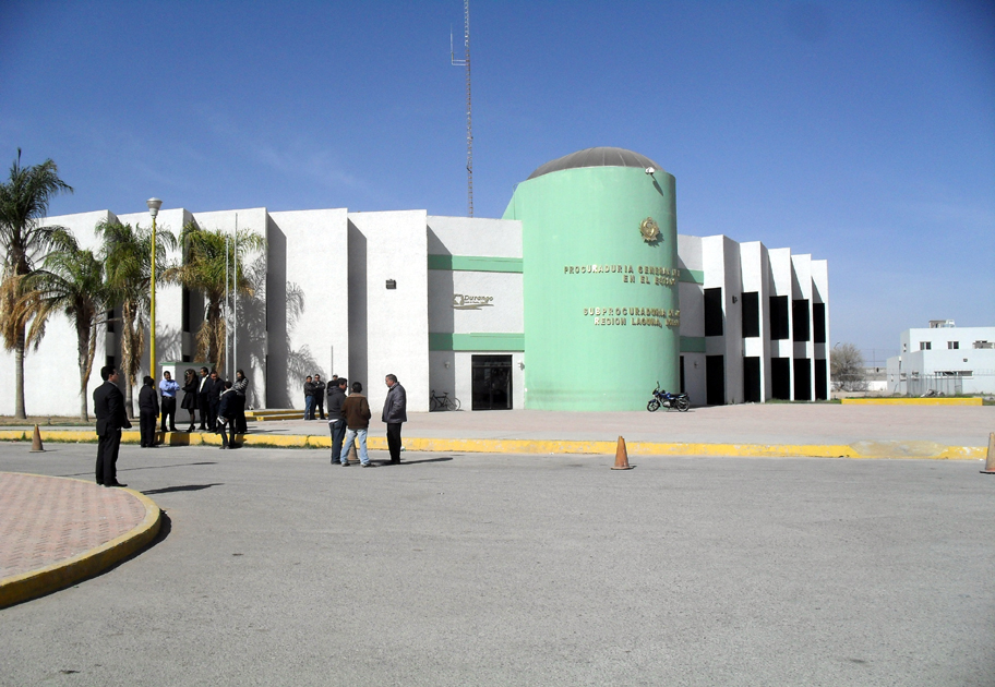 Dos madres de familia interponen la denuncia ante la Vicefiscalía.