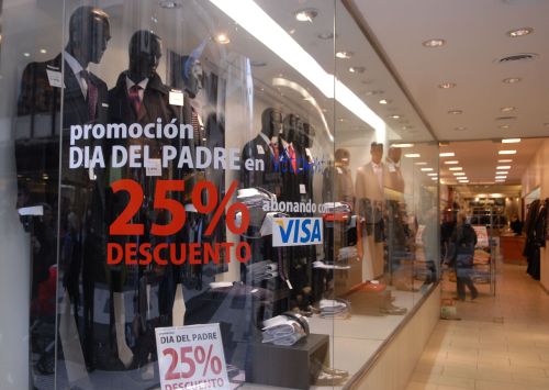 Los mexicanos invertirán entre 400 y 800 pesos en regalos para papá: Canaco. 