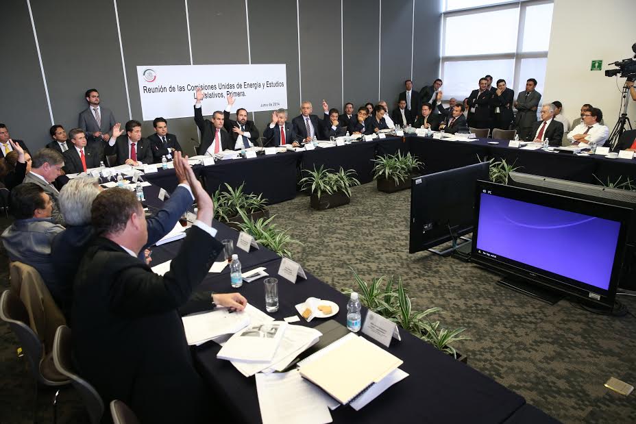 Reunión de comisiones unidas de Energía y Estudios Legislativos Primera.