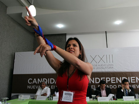 Lorenia Canavati se amarró las manos en el foro sobre candidaturas independientes, realizado el martes en el Congreso local.