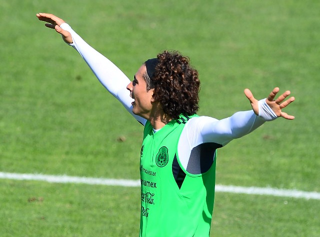 Guillermo Ochoa será titular en Brasil 