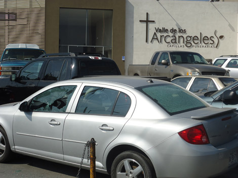 Algunos de los autos son propiedad de trabajadores del municipio de Monterrey. 