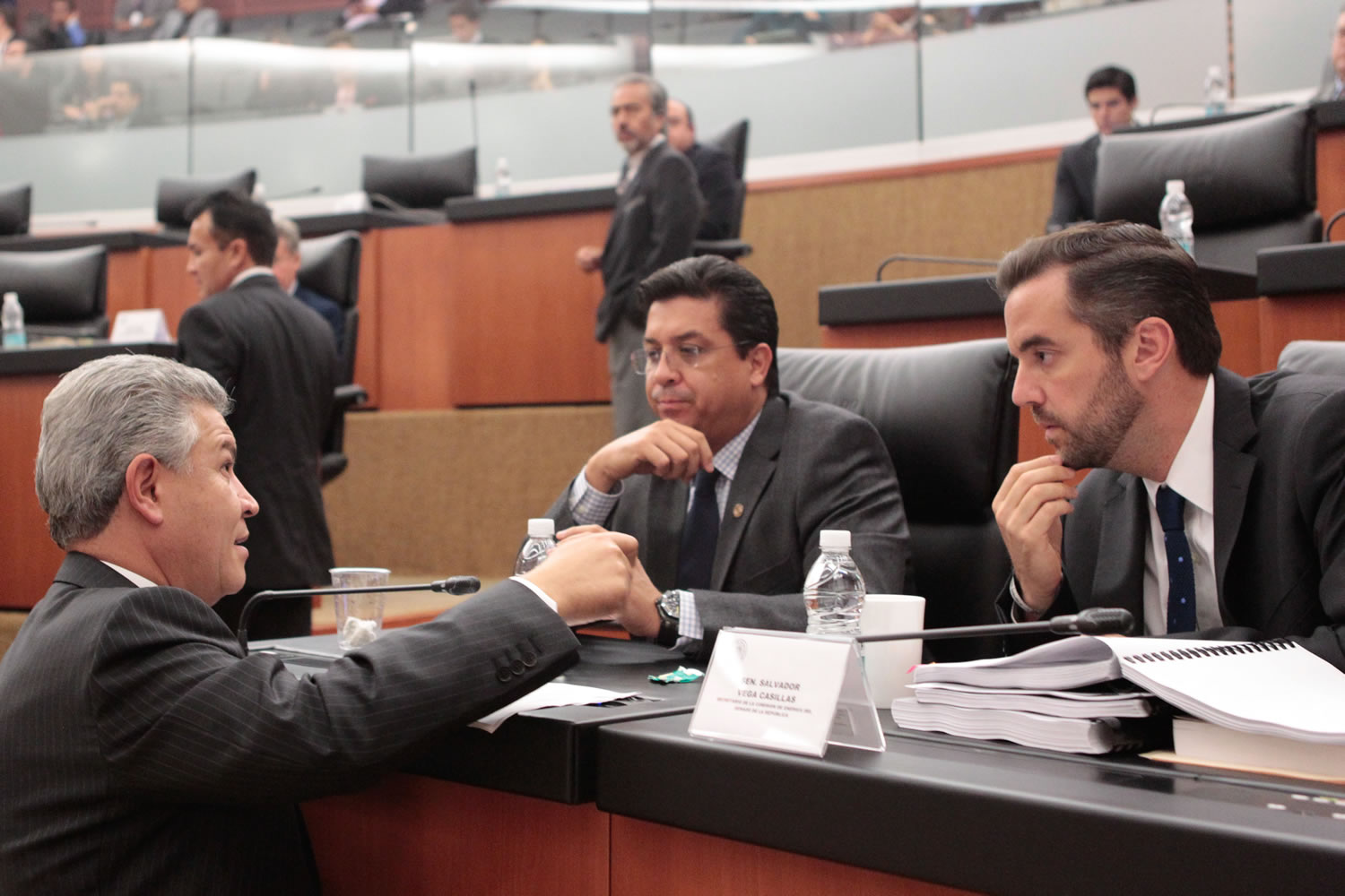David Penchyna informó que no se encuentran presentes legisladores del PRD y PT que habían presentado reservas al primer dictamen.
