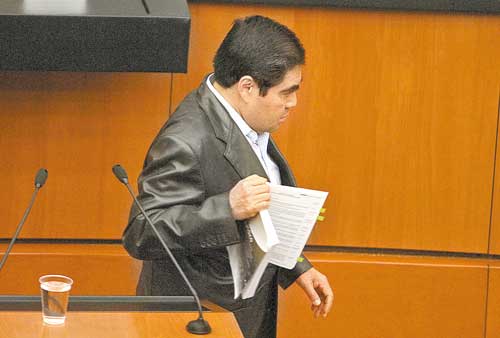 “Ahí se quedan para hacer lo que quieran con la legalidad”, retó Barbosa.