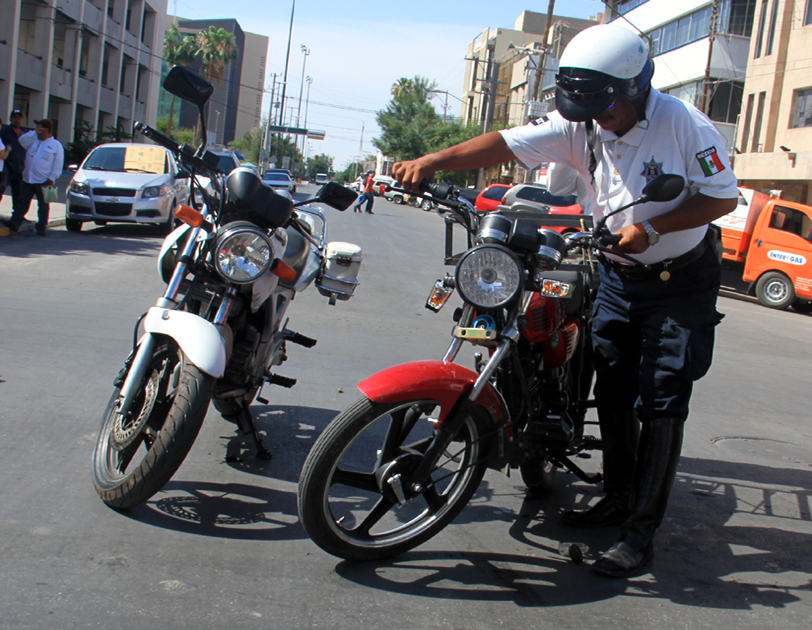 El operativo a quienes no traen casco ha dejado 100 multas en 2 semanas.