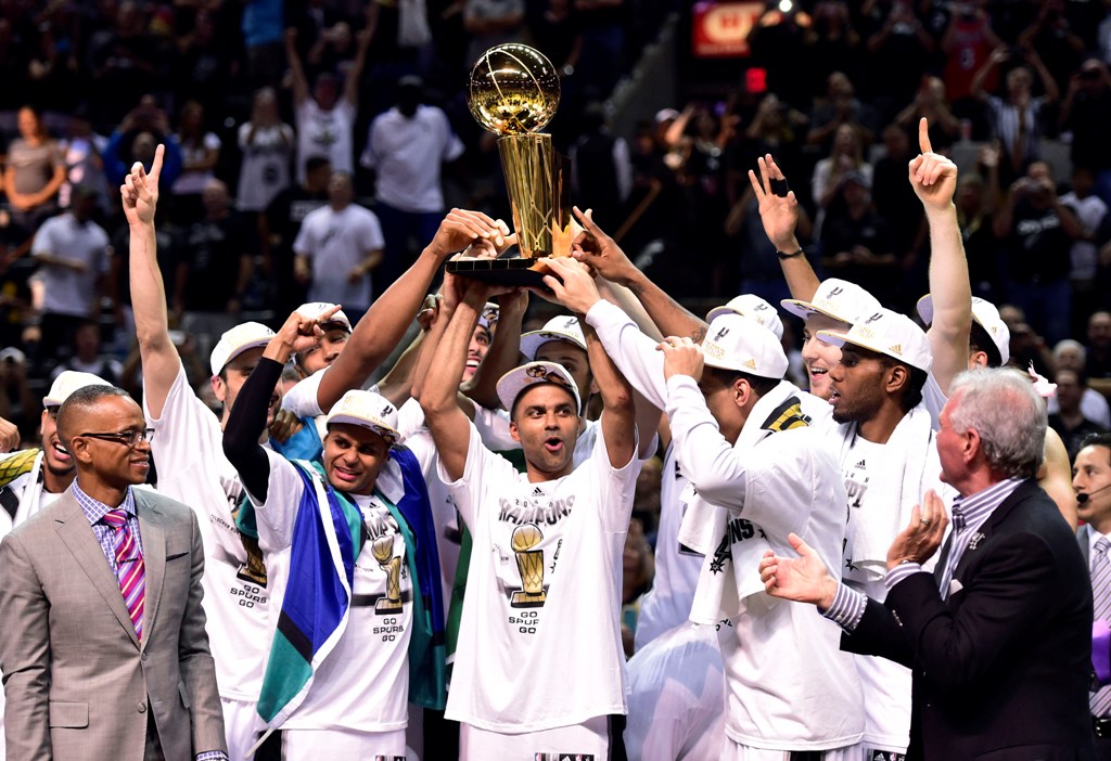 San Antonio se coronó en la NBA siete años después 