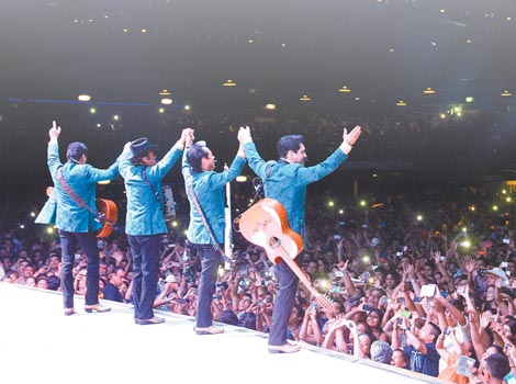 Los Tigres del Norte regalaron 50 canciones durante su presentación.