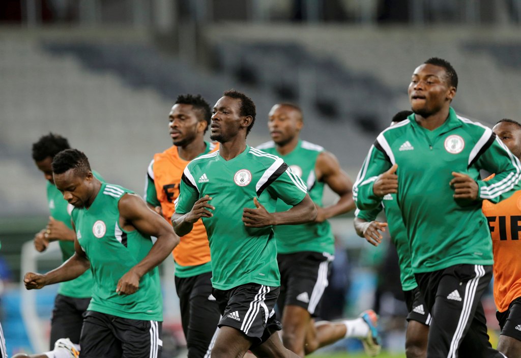 La selección de Nigeria se entrena previo a su debut en Brasil 2014