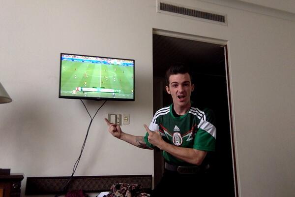 Drake apoyando a la selección mexicana. 