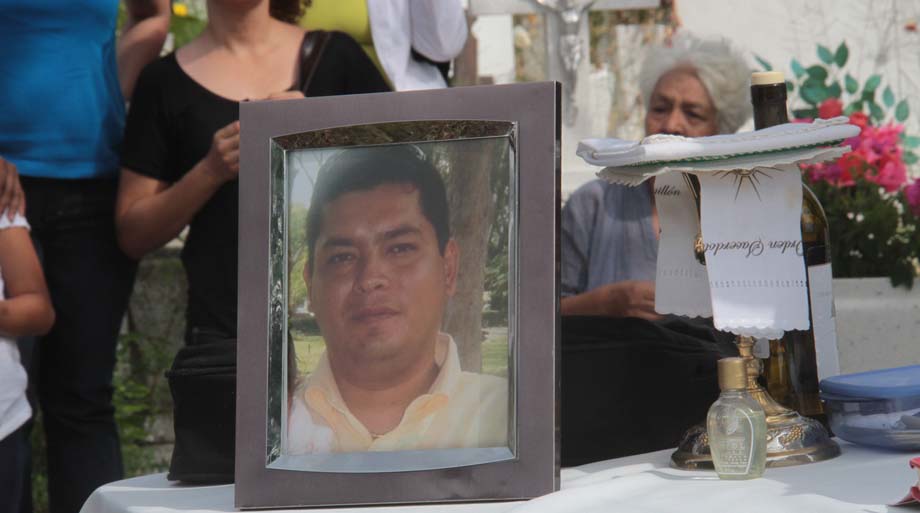 “Dios es Misericordioso”; con esta frase emitida por un sacerdote, fue despedido el perito vial Víctor Manuel Olguín Medina “El Niño”.